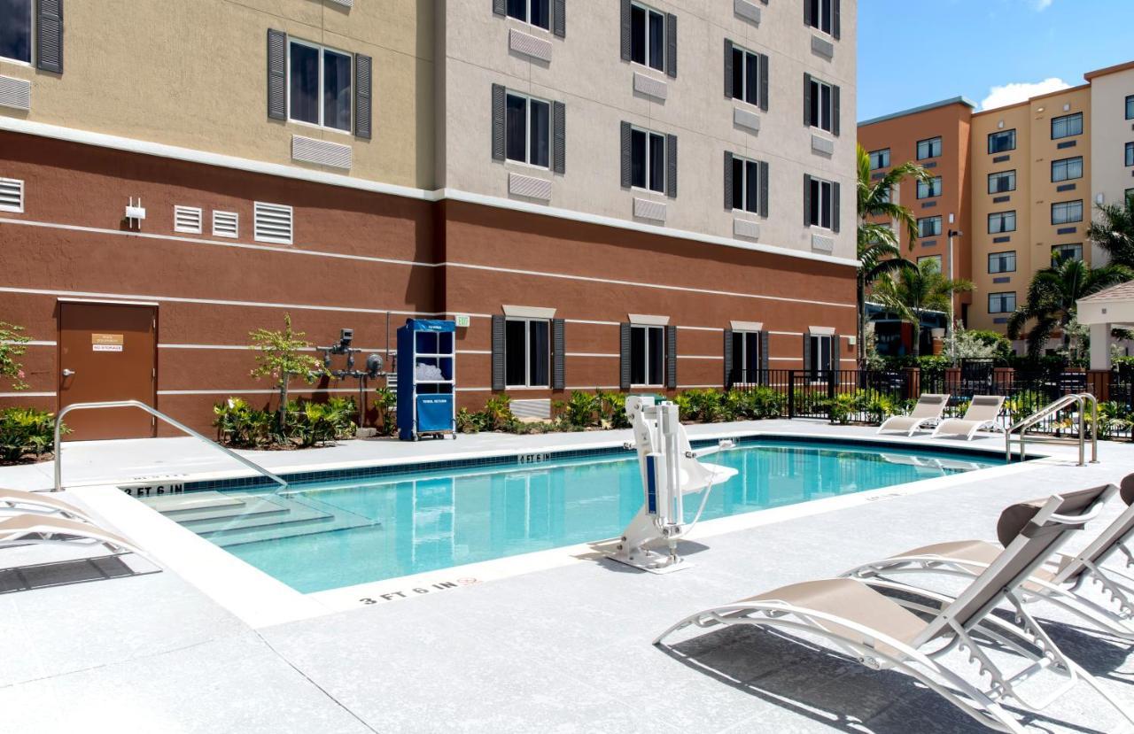 Candlewood Suites - Miami Exec Airport - Kendall By Ihg Country Walk Eksteriør bilde